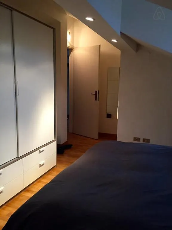 V12 Design Apartments Milano Italia